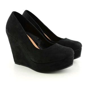 Women’s Soda Round Toe Wedge Heels, Size 9